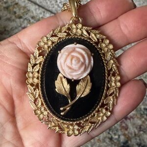 Vintage Rose Cameo